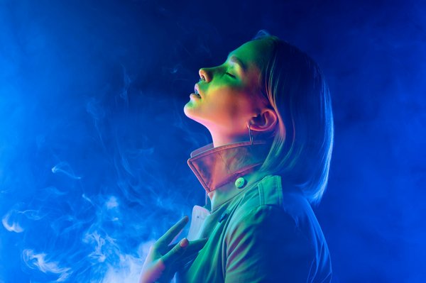 Quels conseils pour choisir un trench-coat qui s'adapte à toutes les morphologies?